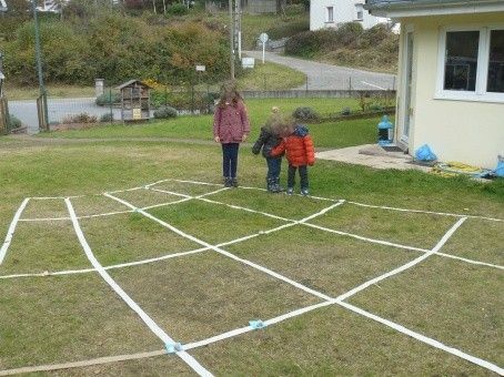 Dans la toile, attention aux fantômes, etc...