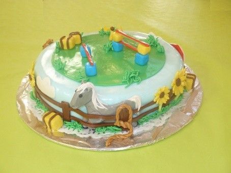 Gâteau d'anniversaire "Au centre équestre..."