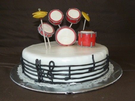 Gâteau d'anniversaire "La batterie"